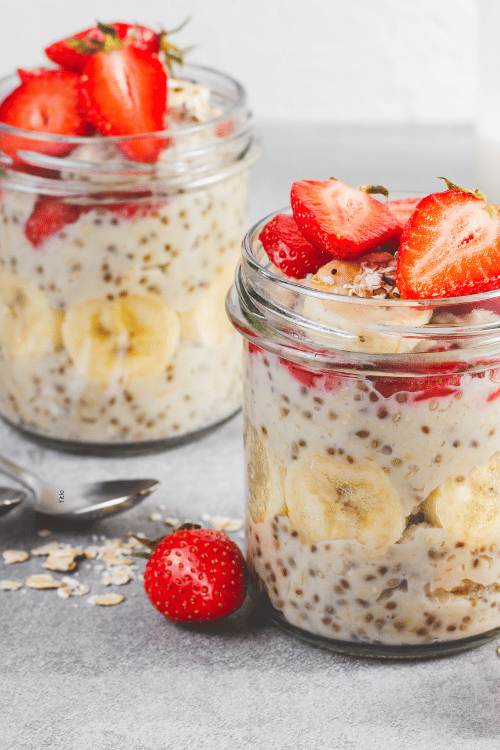 strawberry overnight oats
