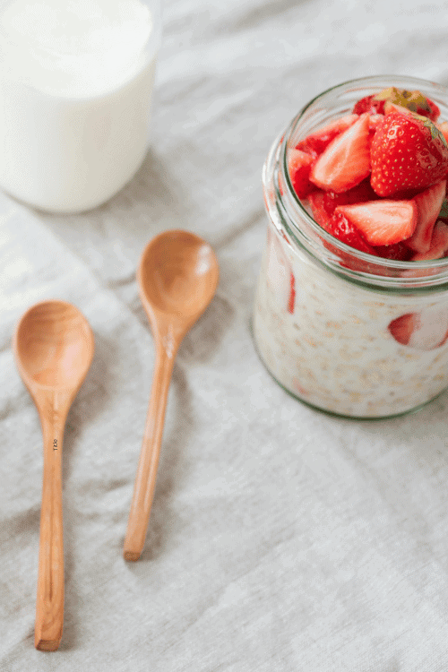 Strawberry overnight oats
